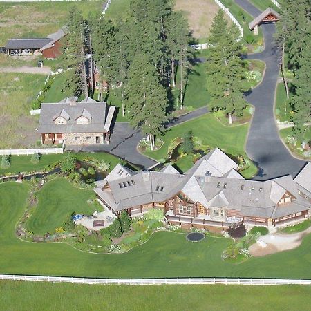 كولومبيا فولز Glacier Mountain Lodge المظهر الخارجي الصورة